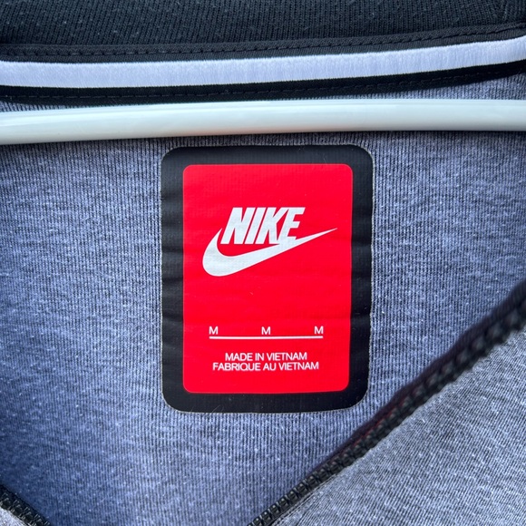 Grey and Black Nike Men’s Zip-up Hoodie - Picture 3 of 3